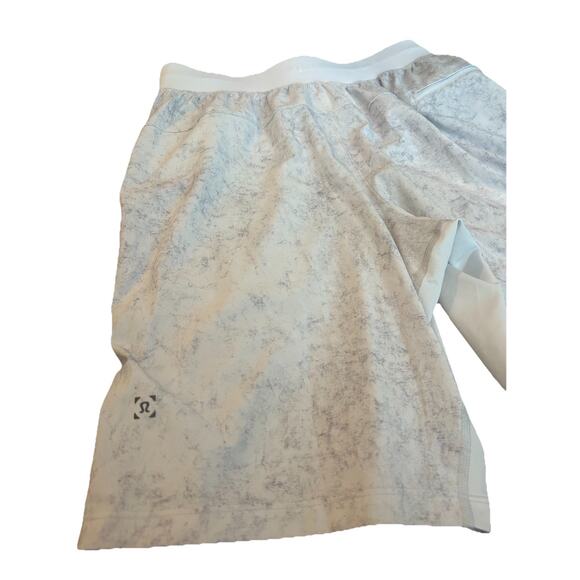 Lululemon Men’s Small T.H.E. Short 9" *Linerless Gravel Dust Alpine White Multi. - Picture 6 of 8